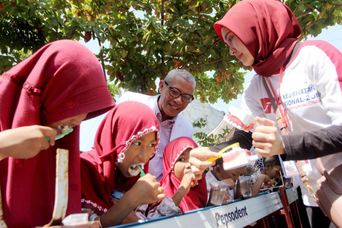 FOTO ANEKA EDISI 324 HARI KESEHATAN MULUT 2018