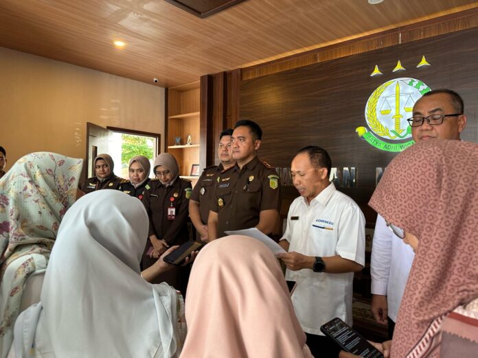 94a276da-7606-4b60-8319-dbe5c5ff728d