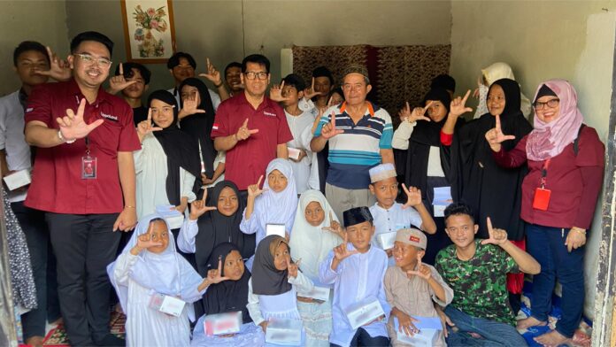 Kunjungan ke panti asuhan