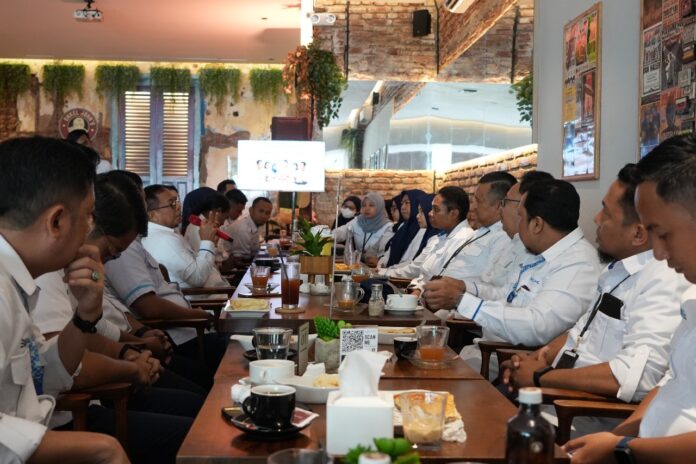 breakfast with leader