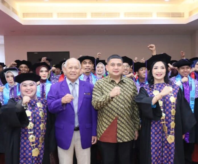 Munafri di wisuda Polimedia